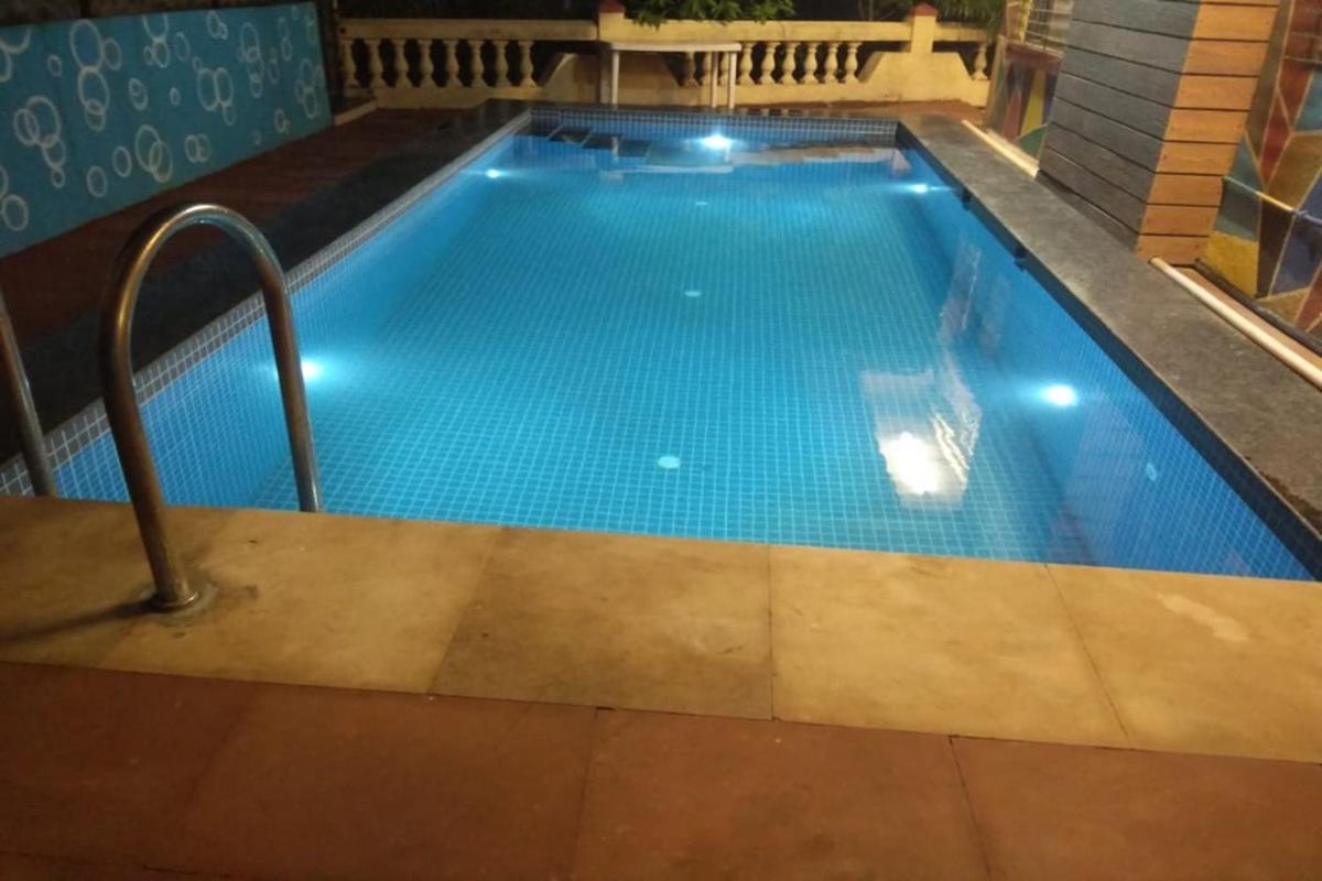 Hotel Phoenix Lonavala Kültér fotó
