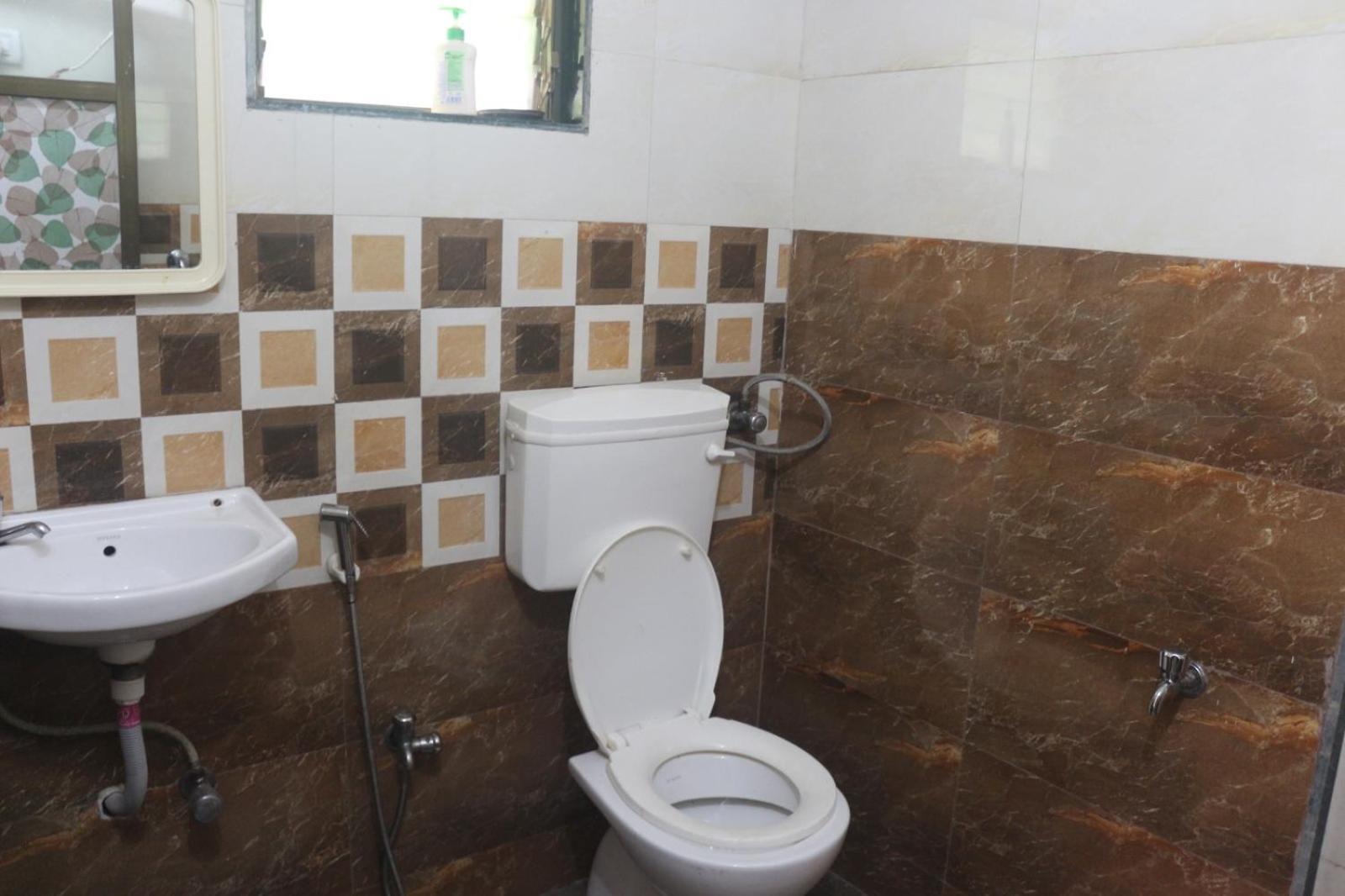 Hotel Phoenix Lonavala Kültér fotó