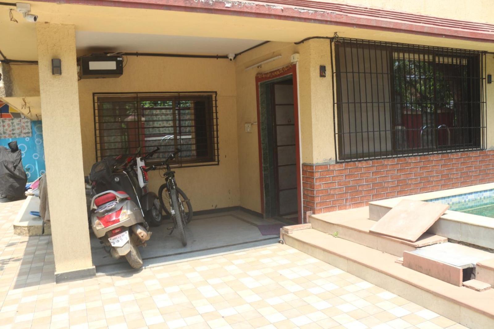 Hotel Phoenix Lonavala Kültér fotó