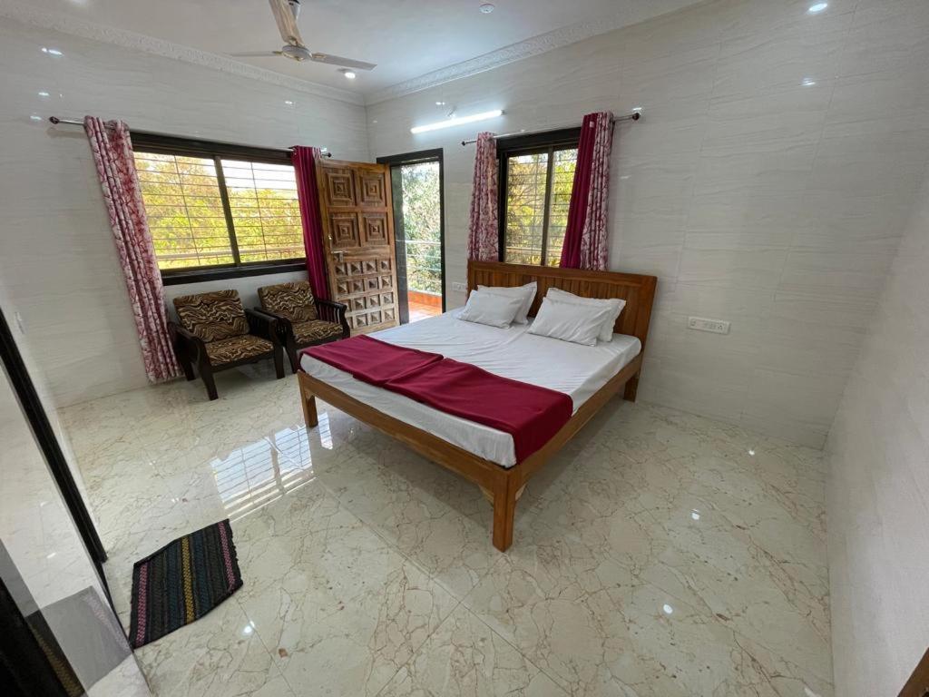 Hotel Phoenix Lonavala Kültér fotó