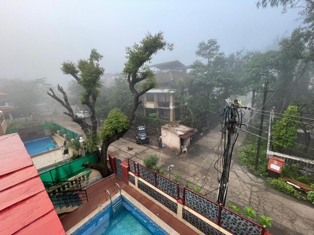Hotel Phoenix Lonavala Kültér fotó