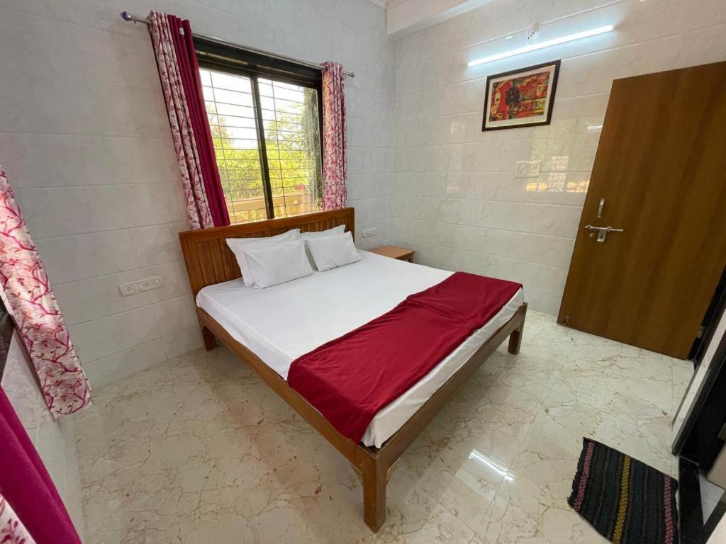 Hotel Phoenix Lonavala Kültér fotó
