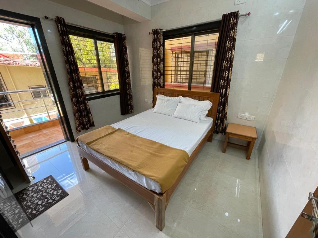 Hotel Phoenix Lonavala Kültér fotó