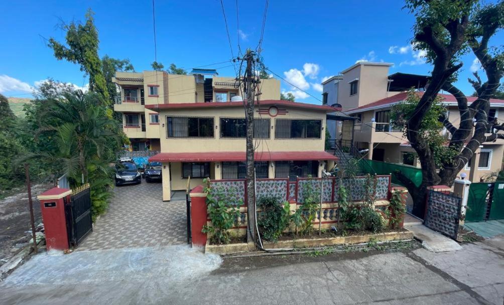 Hotel Phoenix Lonavala Kültér fotó