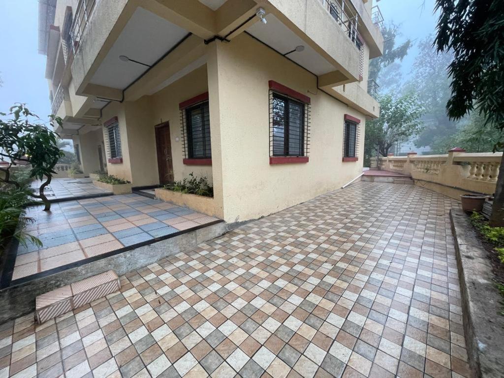 Hotel Phoenix Lonavala Kültér fotó