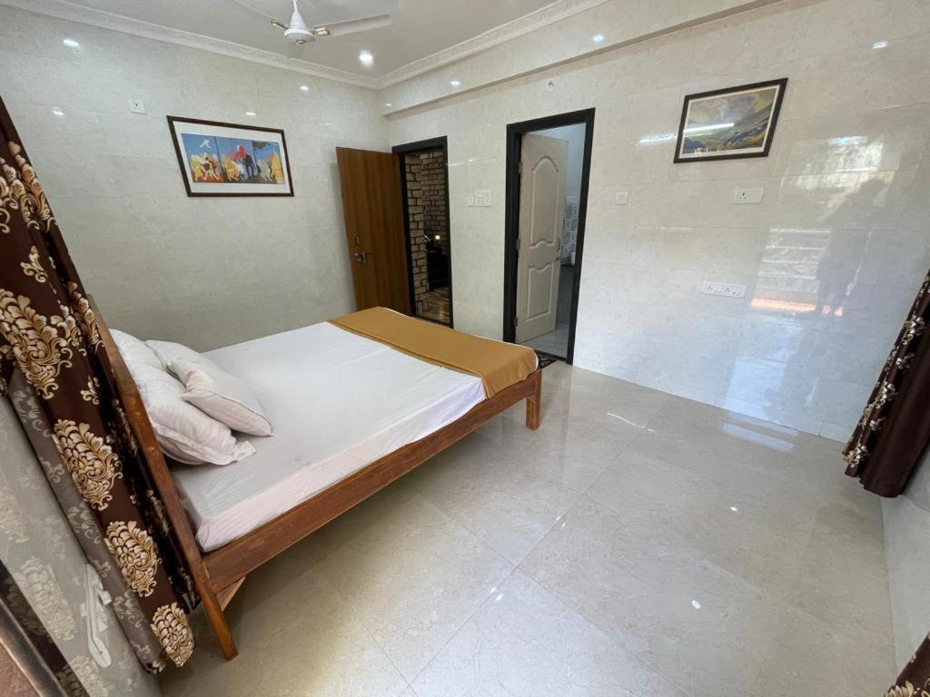 Hotel Phoenix Lonavala Kültér fotó